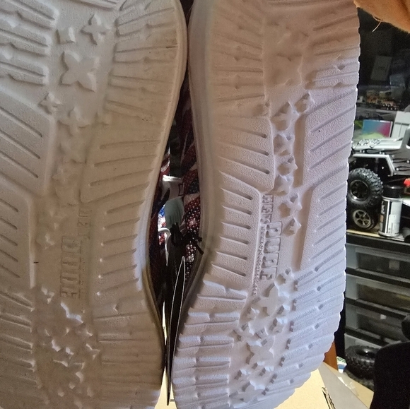 NEW Men's Size 9 Hey Dude Wally PROUD american print discontinued - Picture 3 of 4